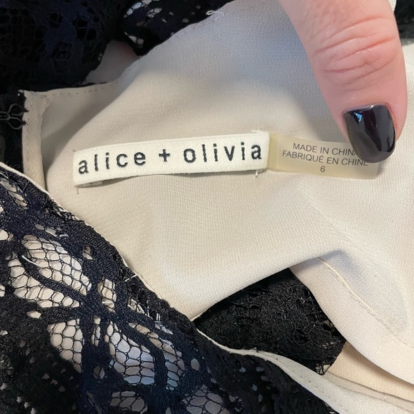 Alice + Olivia lace cropped top size 6 - Picture 9 of 11